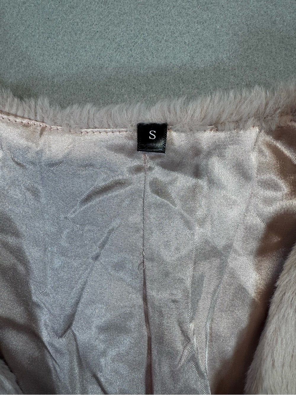 Women's Faux Fur Coat - Light Blush Pink - Picture 2 of 10